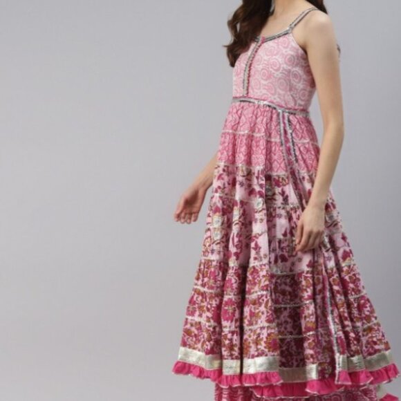 Cotton Floral Printed Gotta Patti Pure Cotton Kurta with Sharara & With Dupatta - Picture 4 of 5